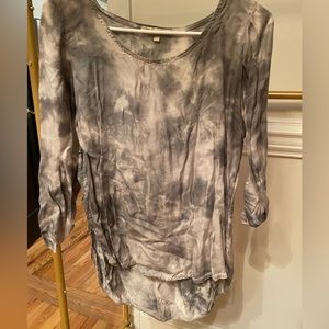 Lightweight grey & white tie dye shirt